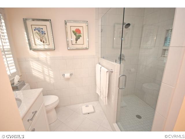 202 Ruggles Place Richmond, VA 23229 - Photo 18 of 24 Master Bath