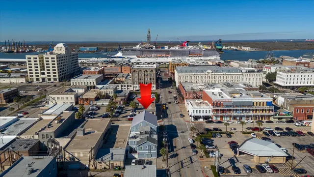 $1,950 | 2401 Market Street, Unit 101, Galveston, TX 77550