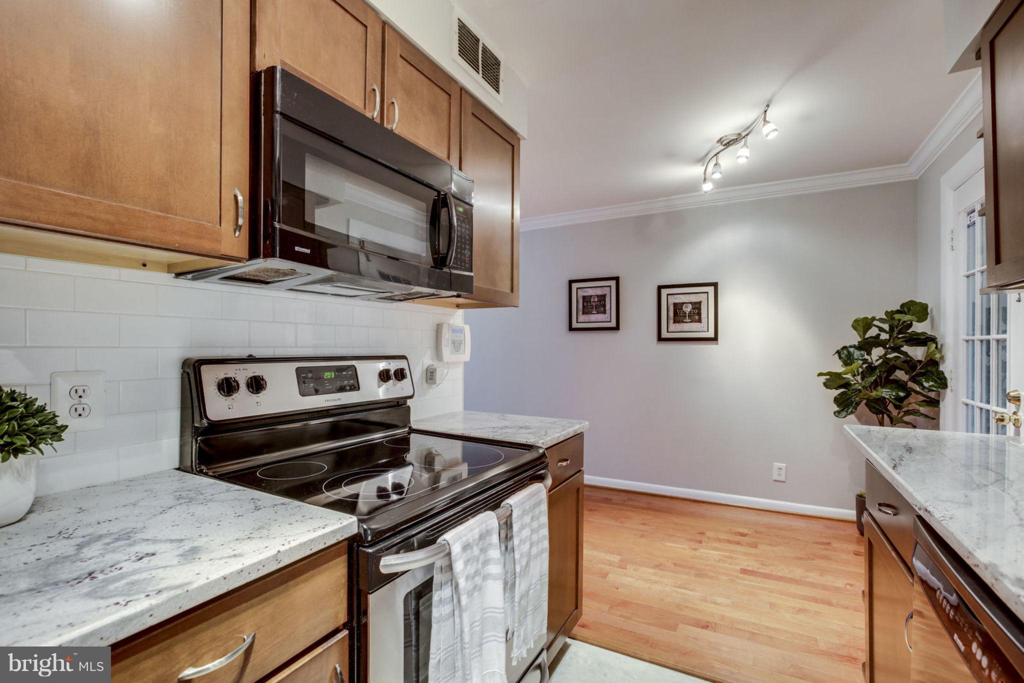 4653 28th Road South, Unit A Arlington, VA 22206 - Photo 11 of 25 Kitchen