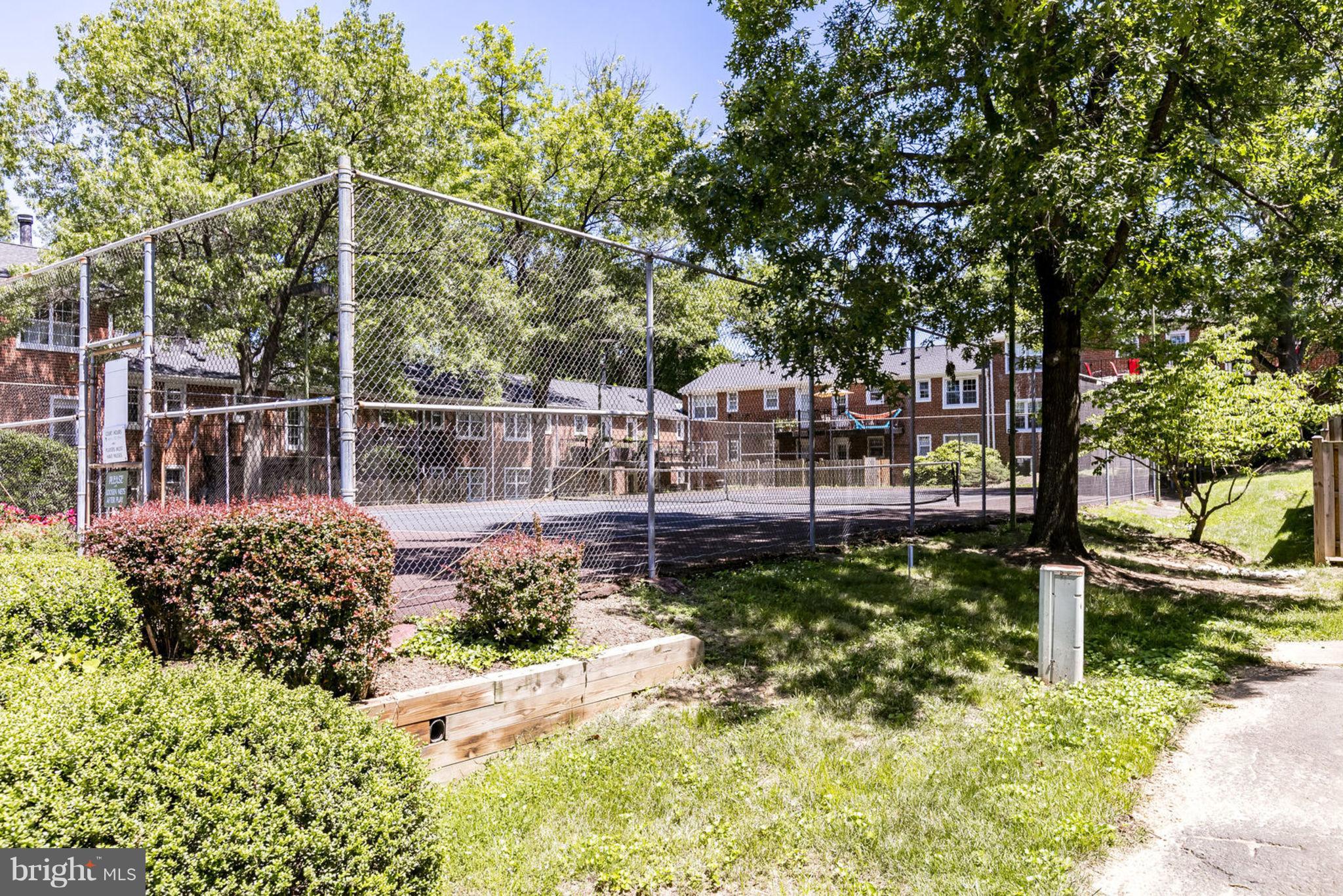 4653 28th Road South, Unit A Arlington, VA 22206 - Photo 24 of 25 Community pool
