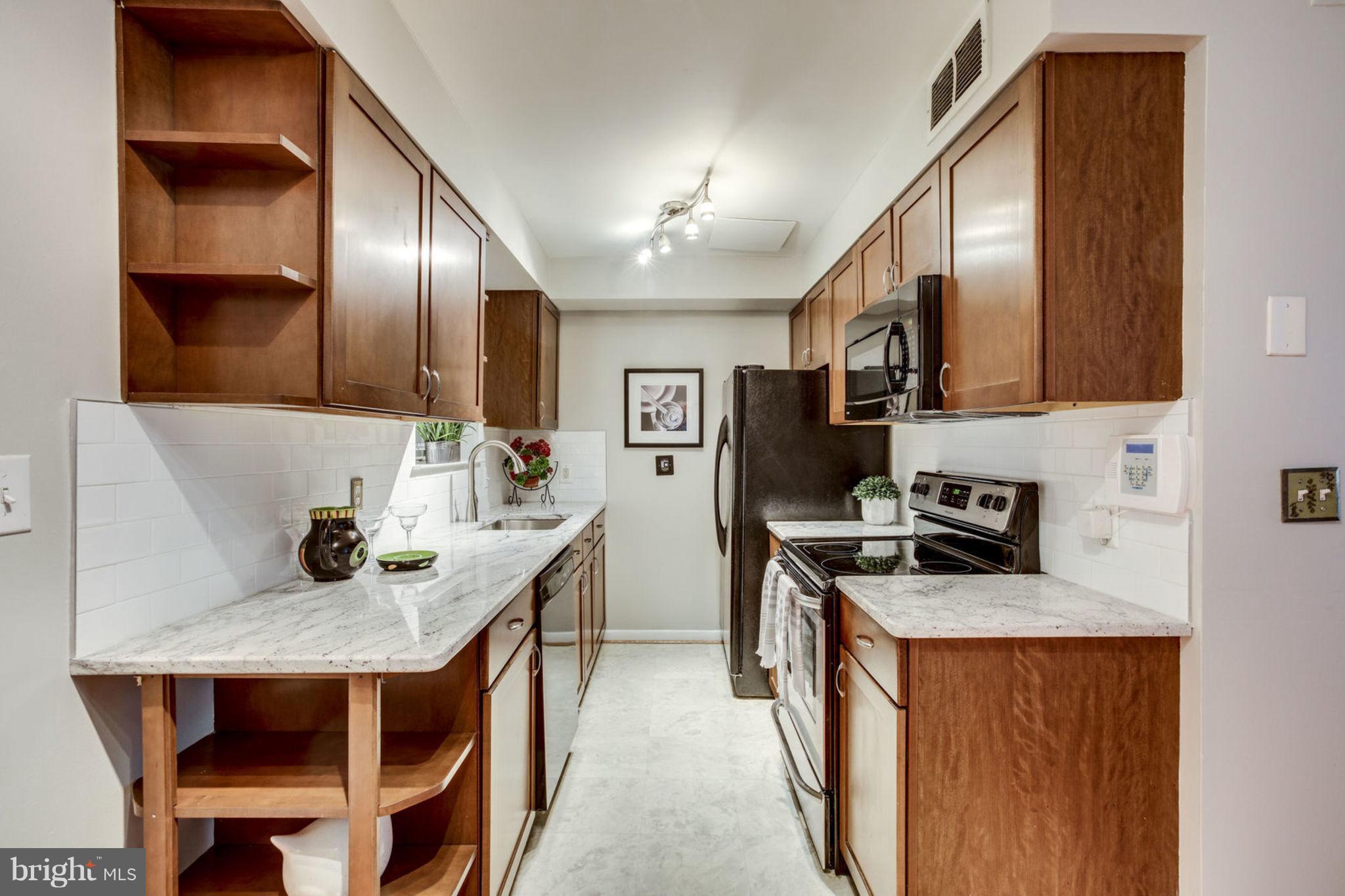 4653 28th Road South, Unit A Arlington, VA 22206 - Photo 9 of 25 Kitchen