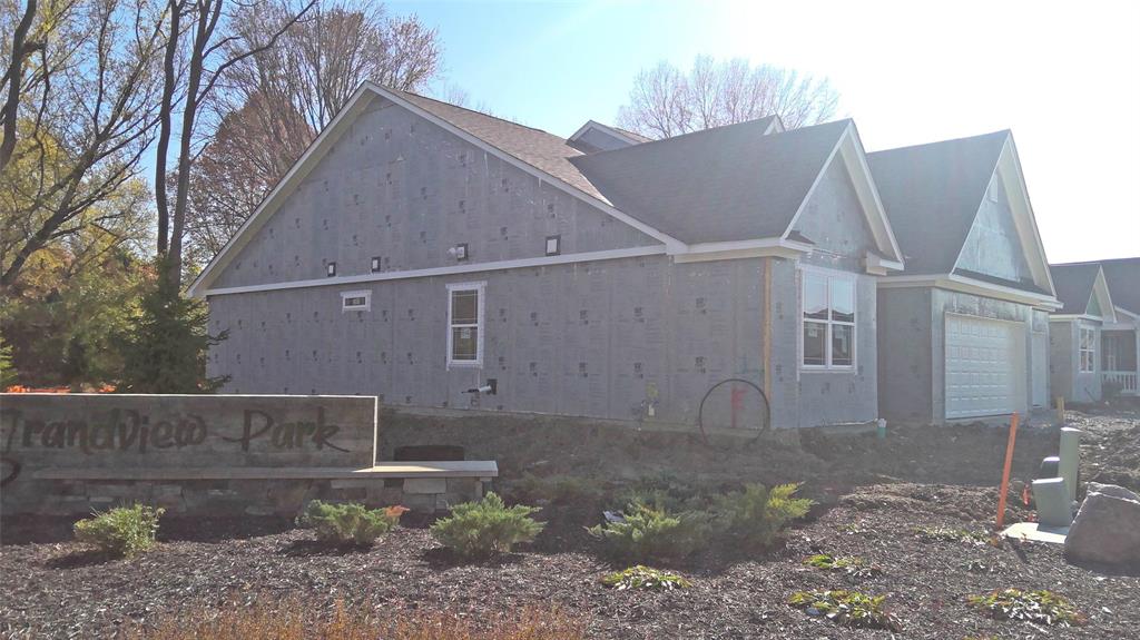 6375 Stallion Way Indianapolis, IN 46260 - Photo 3 of 11