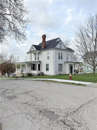 $335,000 | 1100 Santa Fe Street, Atchison, KS 66002