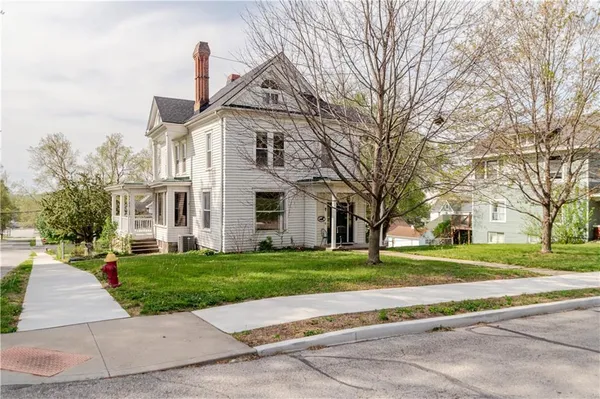$335,000 | 1100 Santa Fe Street, Atchison, KS 66002