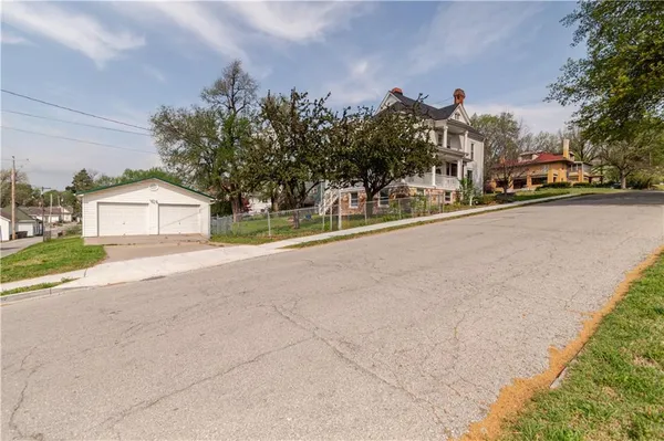 $335,000 | 1100 Santa Fe Street, Atchison, KS 66002