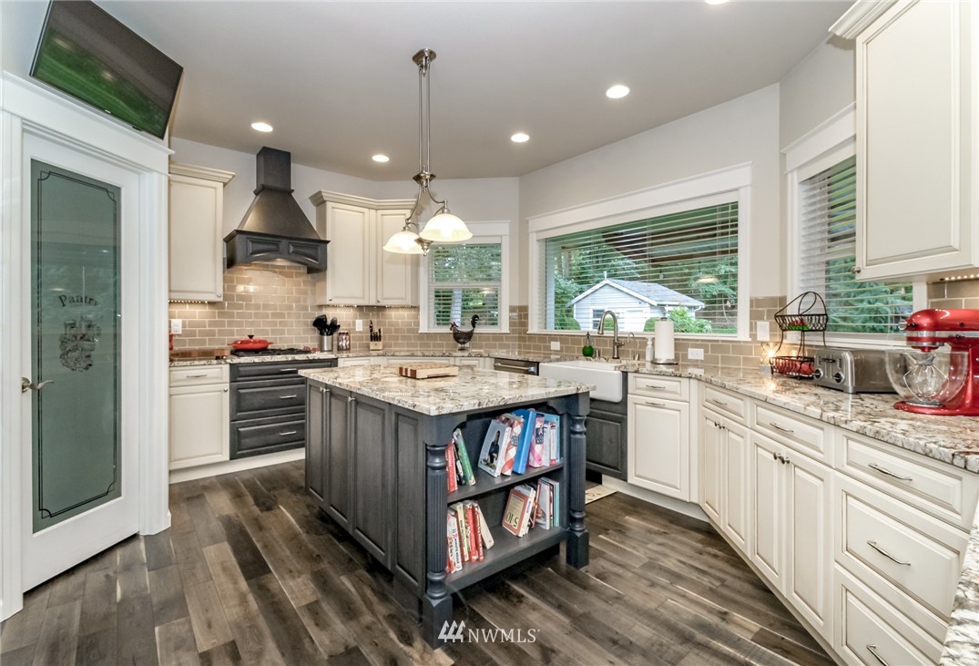 10725 Clark Road Southeast Yelm, WA 98597 - Photo 11 of 40 Gallery Image 11