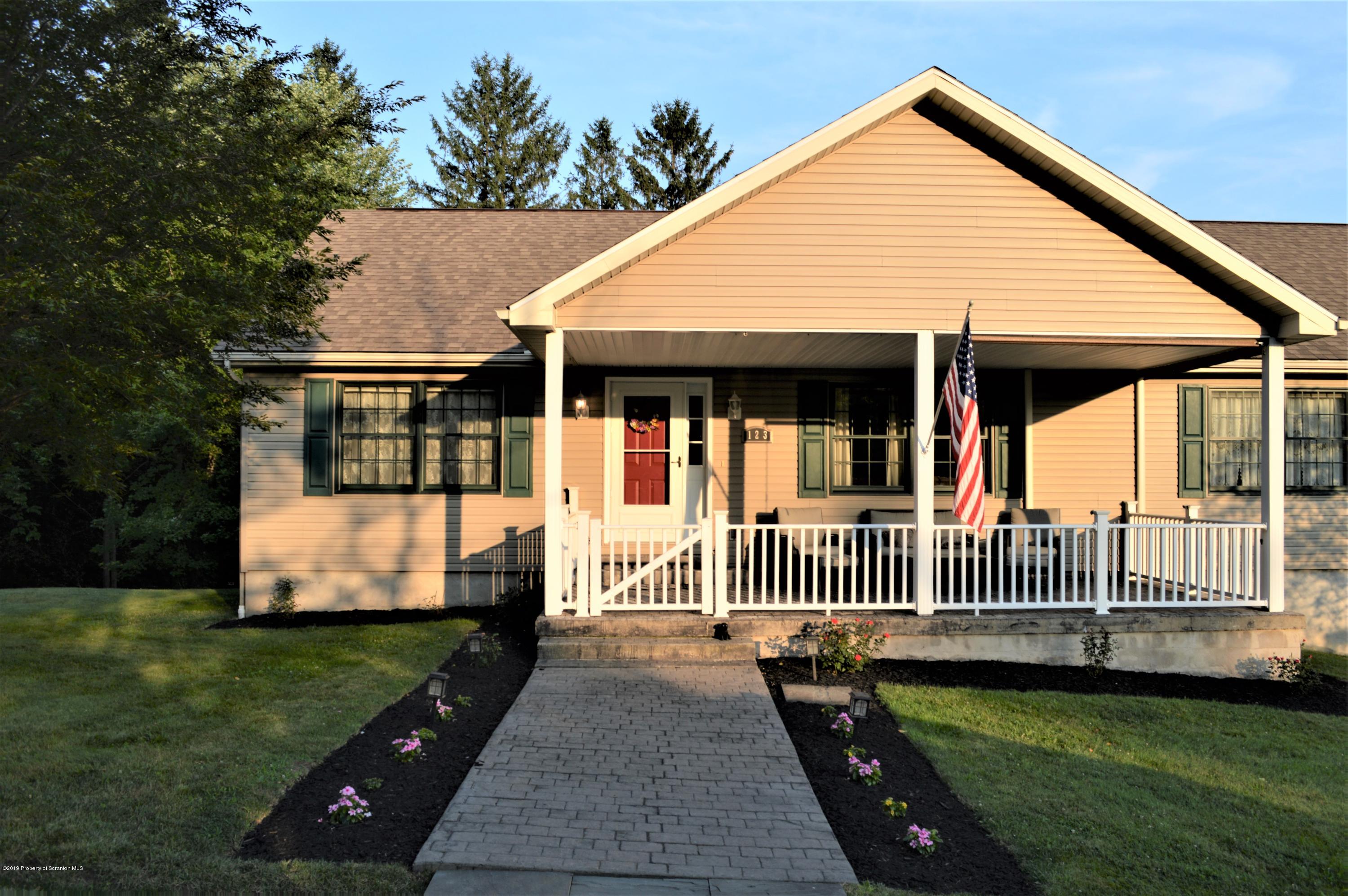 123 Grouse Hill Carbondale, PA 18407 - Photo 3 of 32 Gallery Image 3