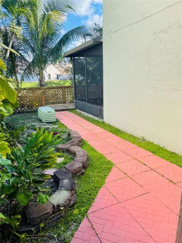 a view of backyard with garden