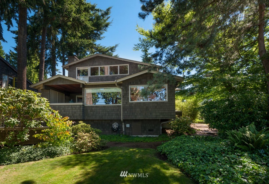 9016 Fauntleroy Way Southwest Seattle, WA 98136 - Photo 1 of 17 Gallery Image 1