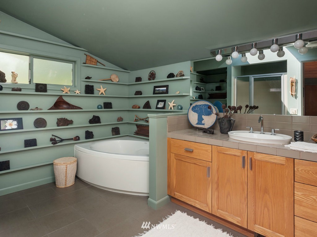9016 Fauntleroy Way Southwest Seattle, WA 98136 - Photo 12 of 17 Gallery Image 12
