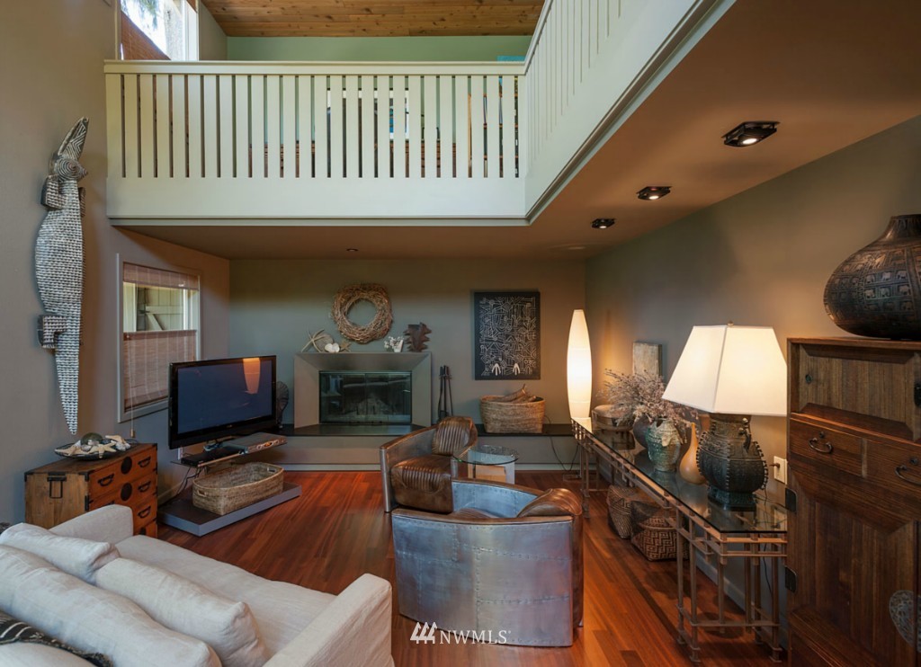 9016 Fauntleroy Way Southwest Seattle, WA 98136 - Photo 3 of 17 Gallery Image 3