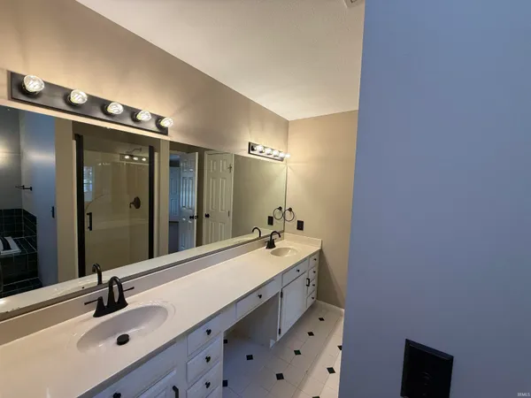 $344,700 | 1332 West 2nd Street, Jasper, IN 47546