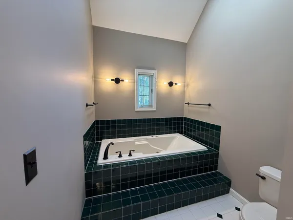 $344,700 | 1332 West 2nd Street, Jasper, IN 47546