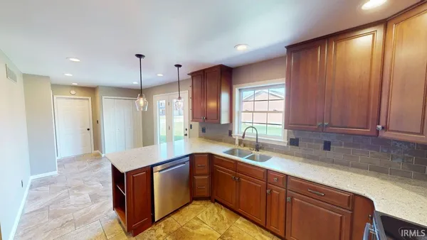 $344,700 | 1332 West 2nd Street, Jasper, IN 47546