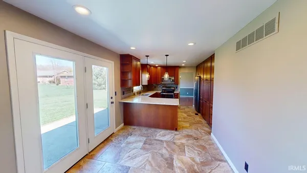 $344,700 | 1332 West 2nd Street, Jasper, IN 47546