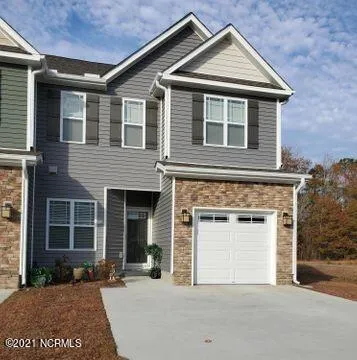 $1,800 | 1823 Fox Den Way, Unit 6, Greenville, NC 27858