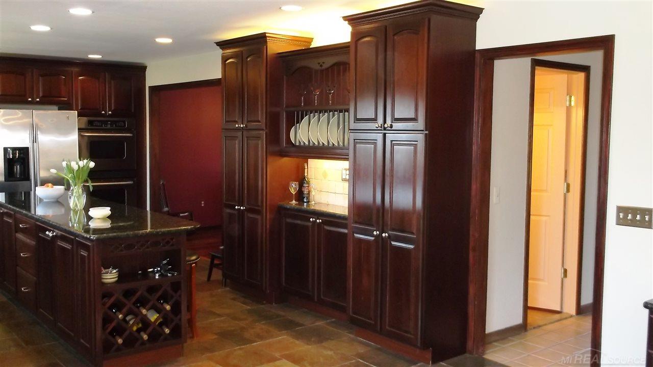 2147 Kennedy Drive Rochester Hills, MI 48309 - Photo 6 of 34