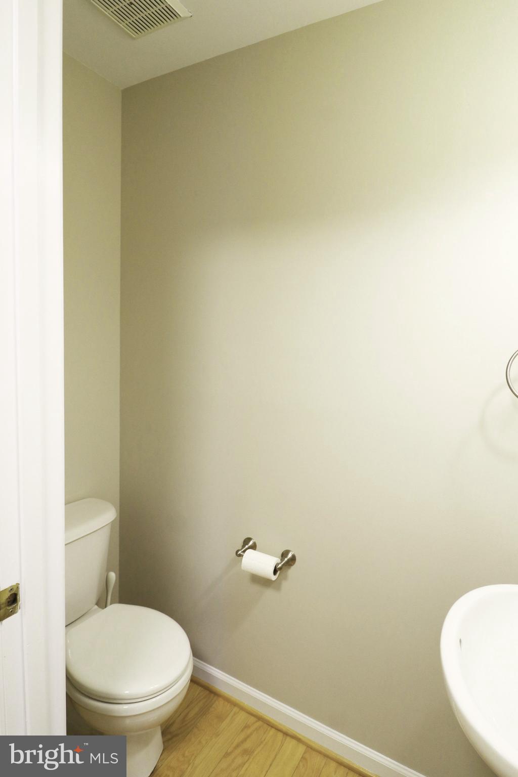 21795 Willesden Jct Terrace Sterling, VA 20166 - Photo 15 of 53 Bathroom