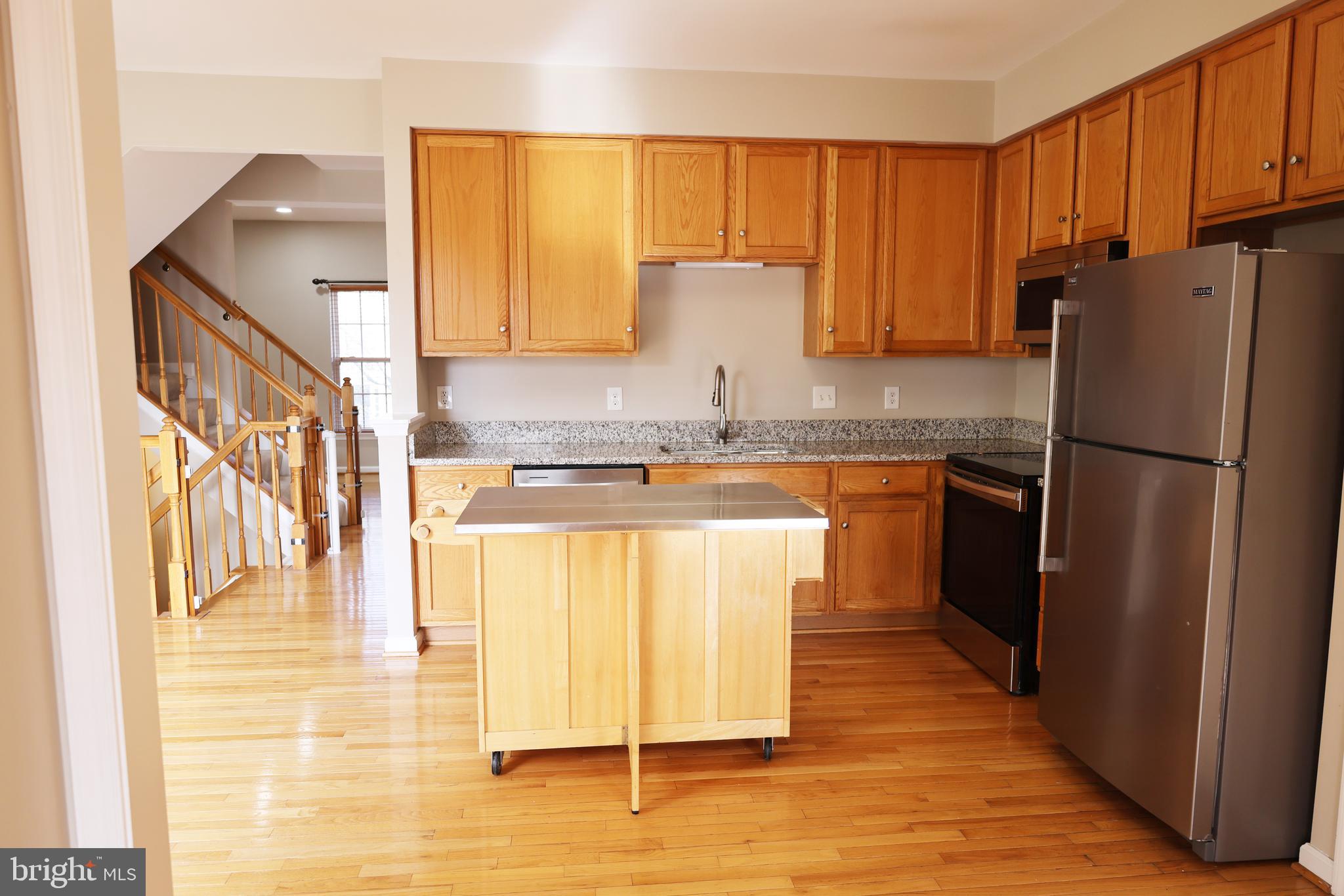 21795 Willesden Jct Terrace Sterling, VA 20166 - Photo 24 of 53 versatile kitchen
