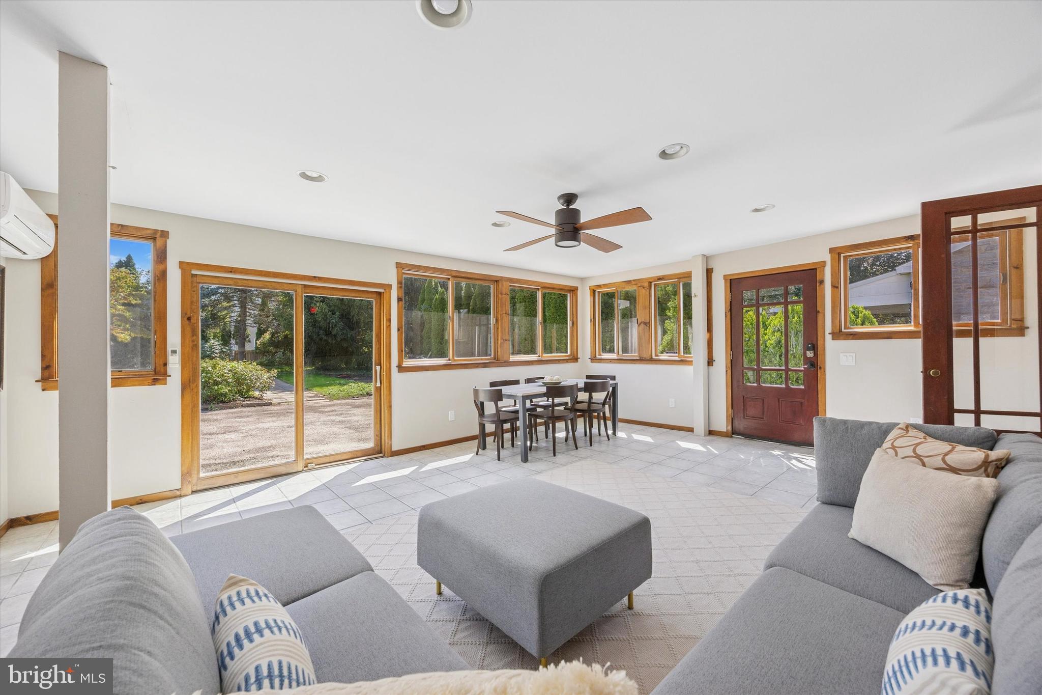 26 McCloskey Road Flourtown, PA 19031 - Photo 23 of 37 Living room and Dining area