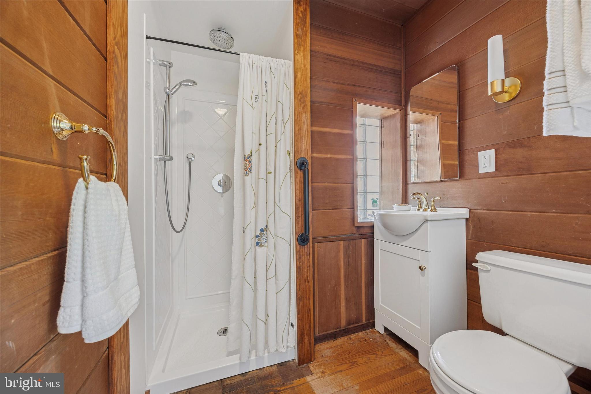 26 McCloskey Road Flourtown, PA 19031 - Photo 8 of 37 Full Bathroom 1