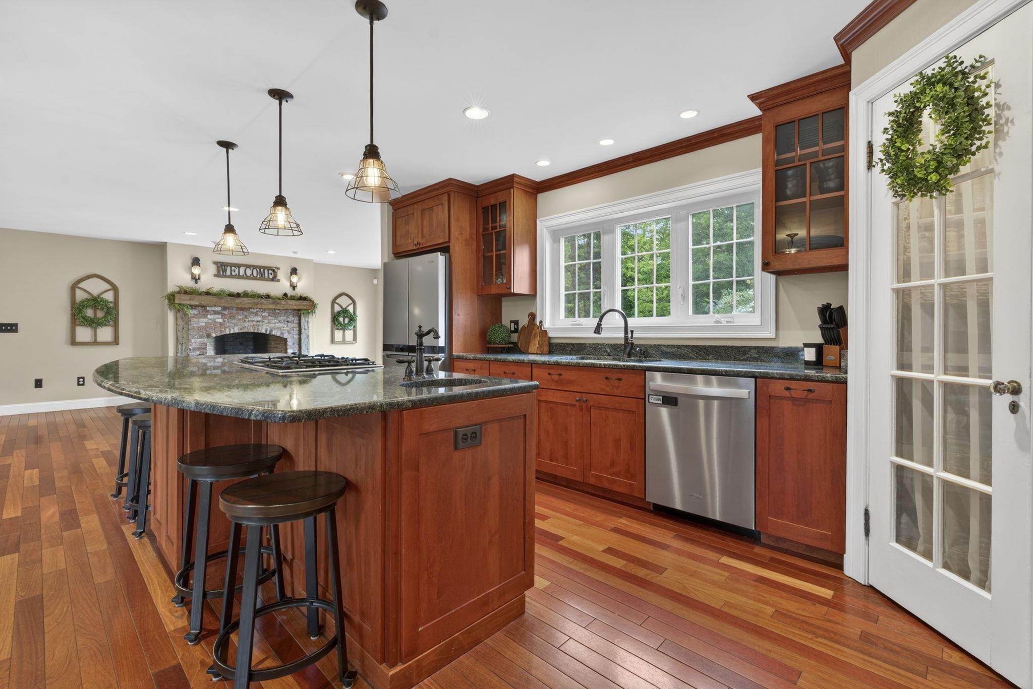 376 Main Street Hopkinton, NH 03229 - Photo 11 of 57