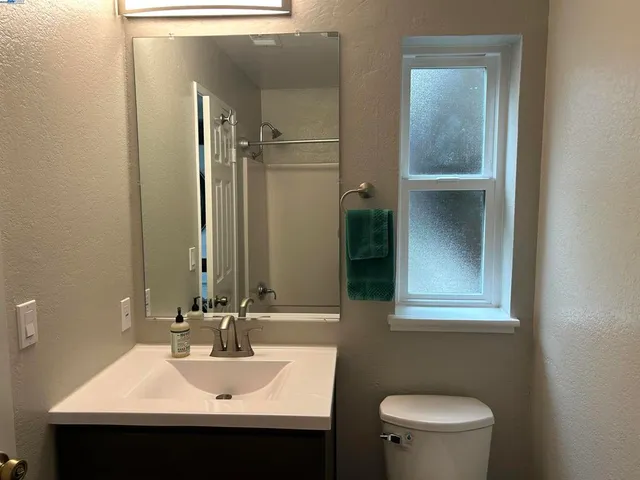 $400,000 | 21117-21117 Gary Drive, Unit 106, Hayward, CA 94546