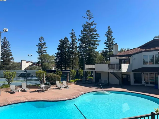 $400,000 | 21117-21117 Gary Drive, Unit 106, Hayward, CA 94546