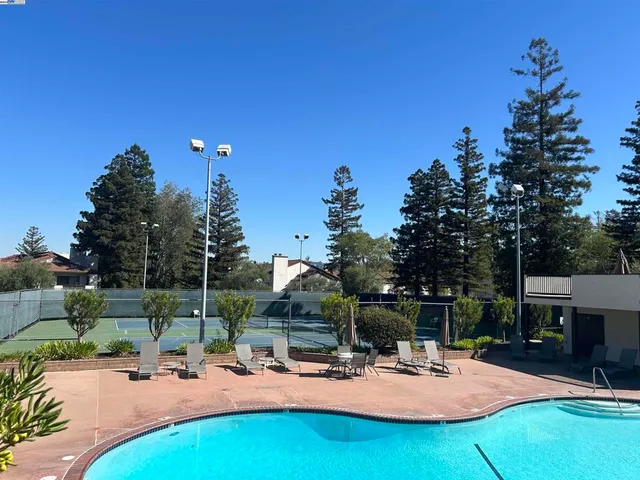 $400,000 | 21117-21117 Gary Drive, Unit 106, Hayward, CA 94546