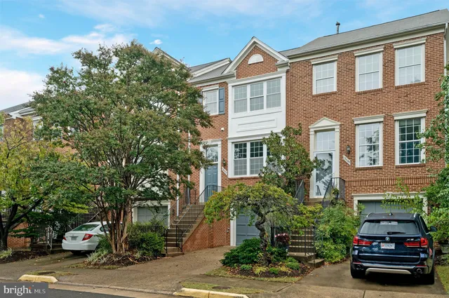 $825,000 | 12033 Edgemere Circle, Reston, VA 20190
