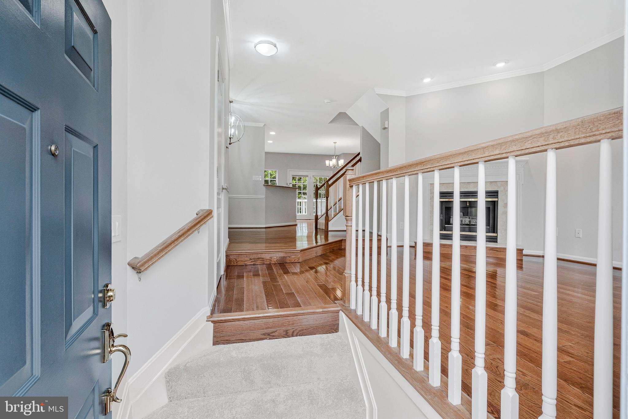 12033 Edgemere Circle Reston, VA 20190 - Photo 2 of 53 a view of entryway