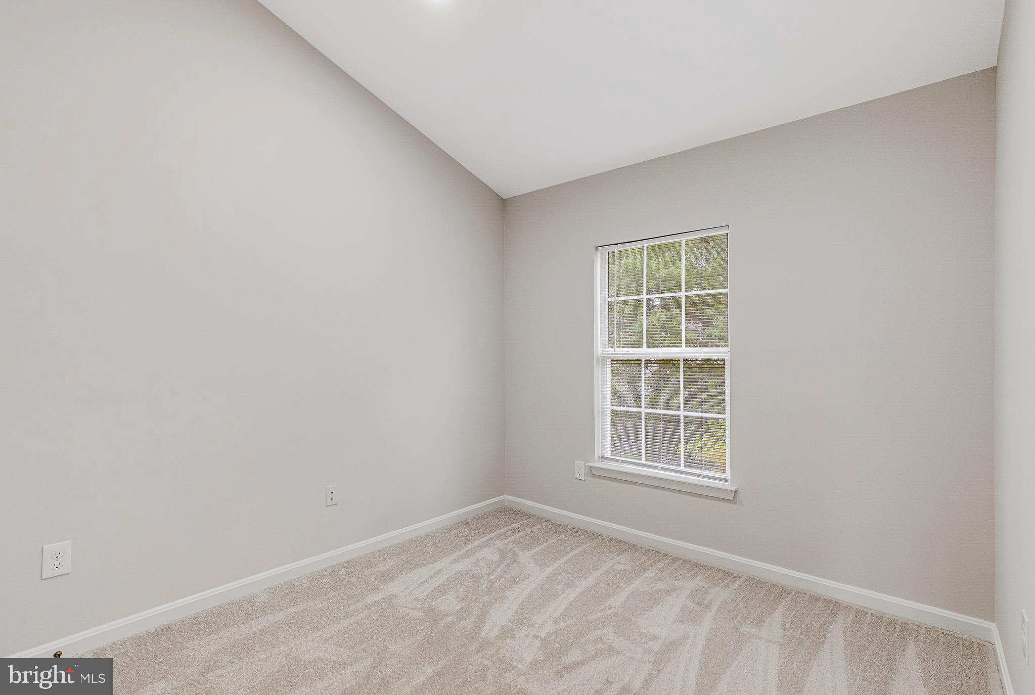 12033 Edgemere Circle Reston, VA 20190 - Photo 29 of 53 an empty room with a window
