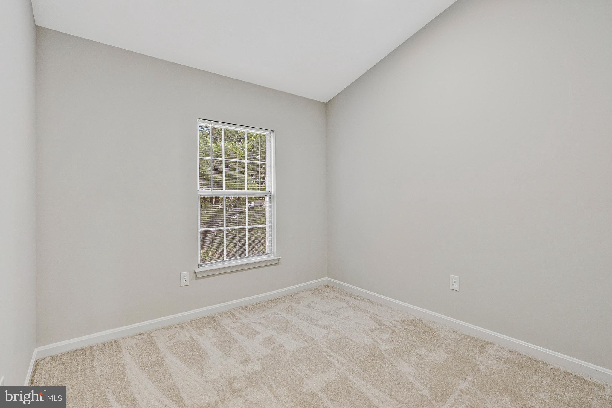 12033 Edgemere Circle Reston, VA 20190 - Photo 31 of 53 an empty room with a window