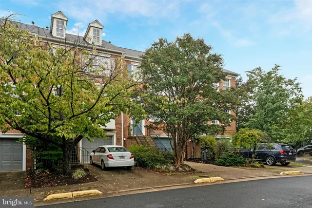 $825,000 | 12033 Edgemere Circle, Reston, VA 20190