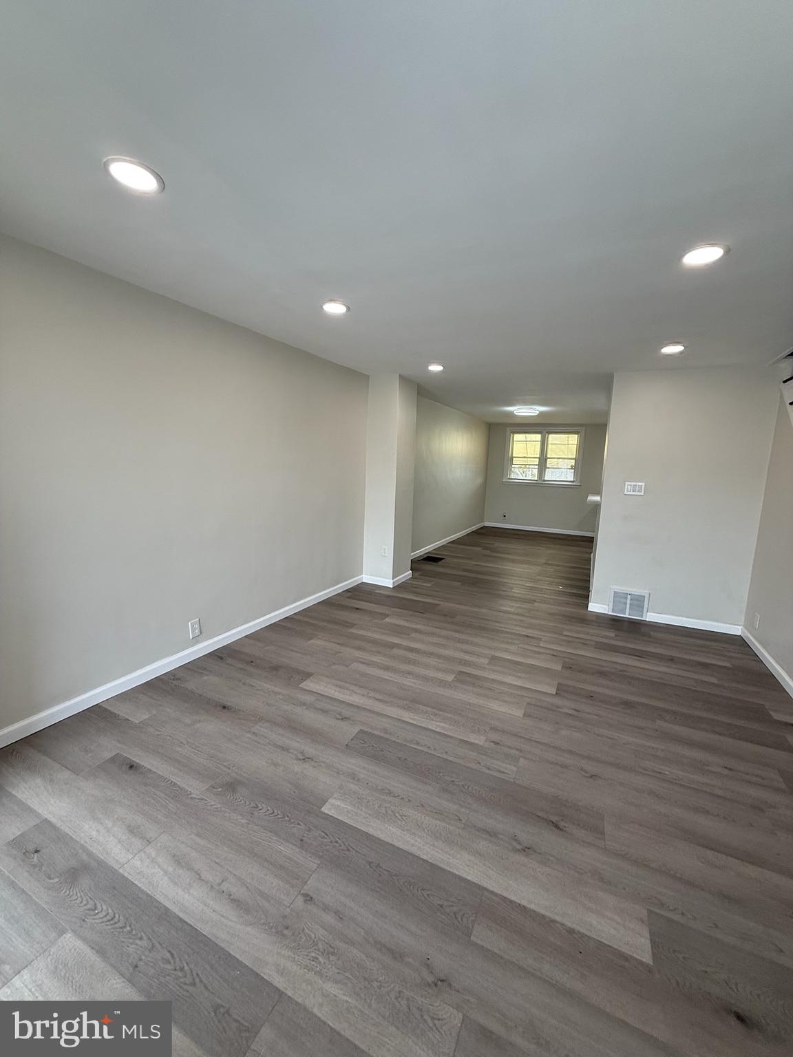 1610 Benner Street Philadelphia, PA 19149 - Photo 11 of 45 Living room