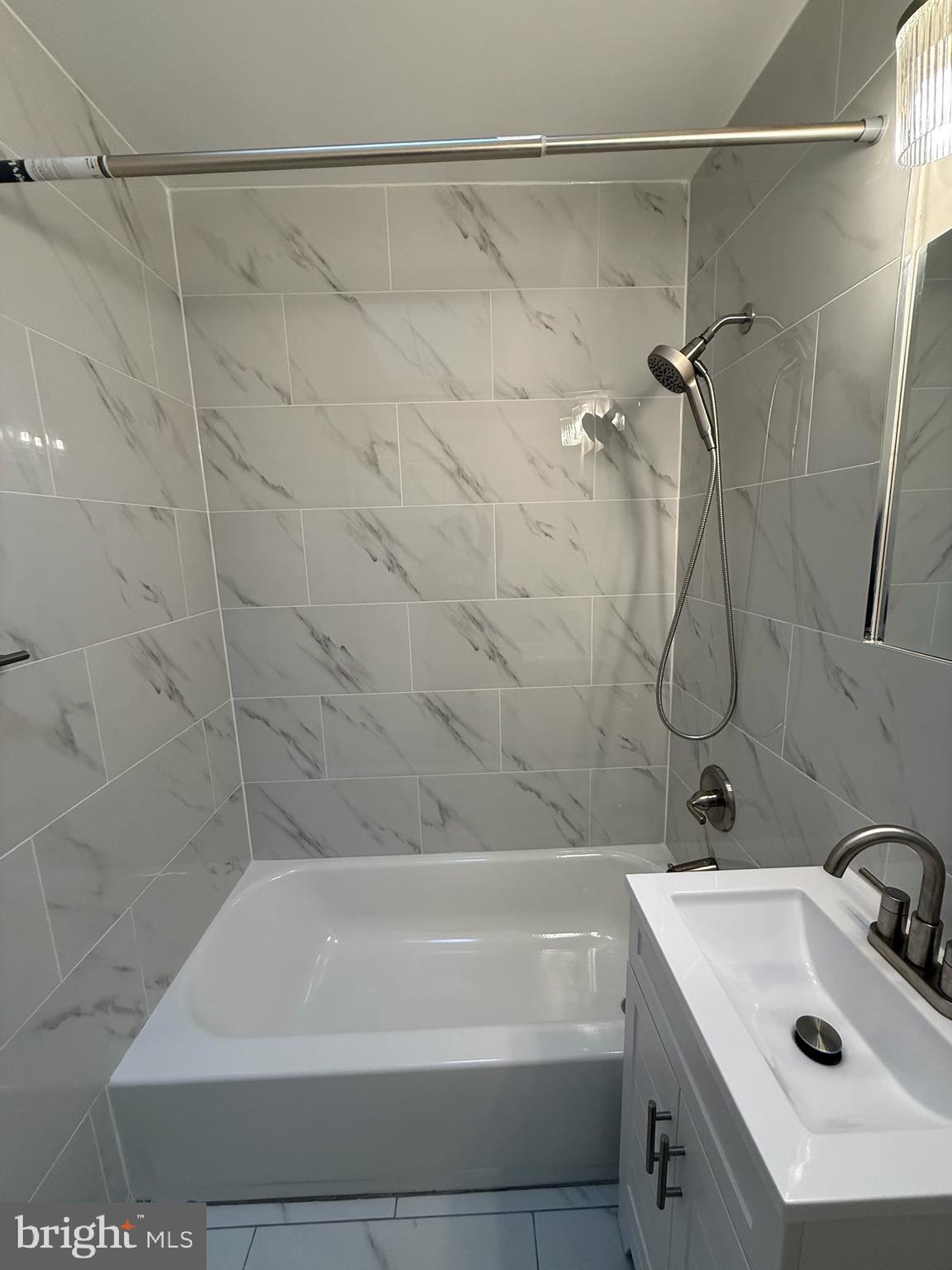 1610 Benner Street Philadelphia, PA 19149 - Photo 31 of 45 hall Tub bath