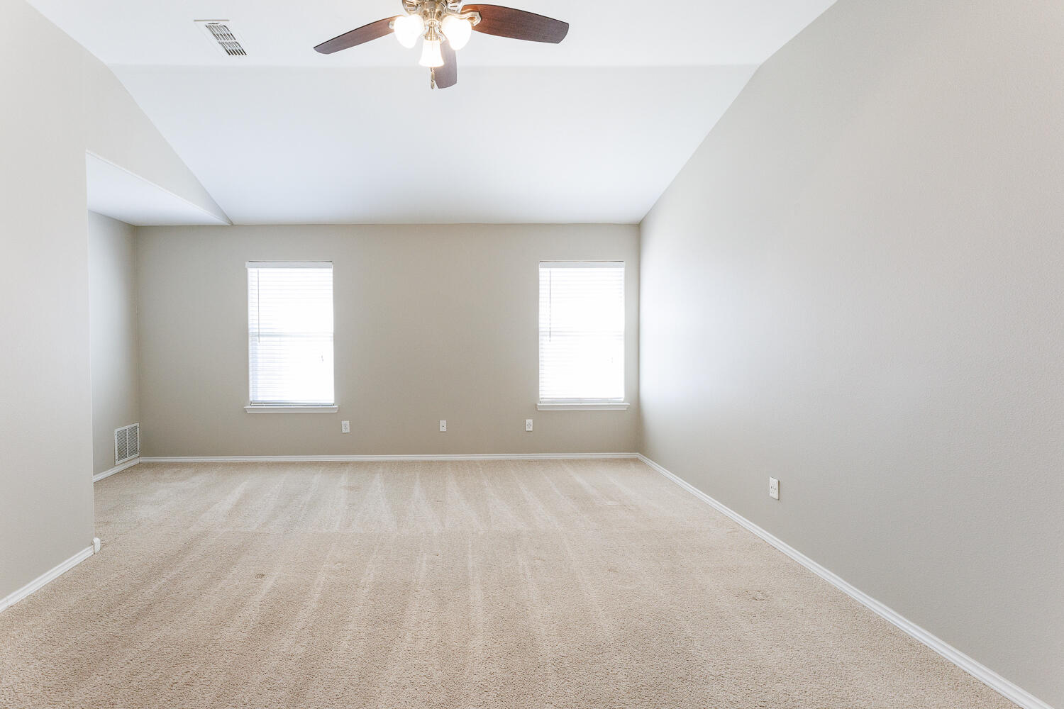 10602 Clinton Avenue Lubbock, TX 79424 - Photo 24 of 45 -