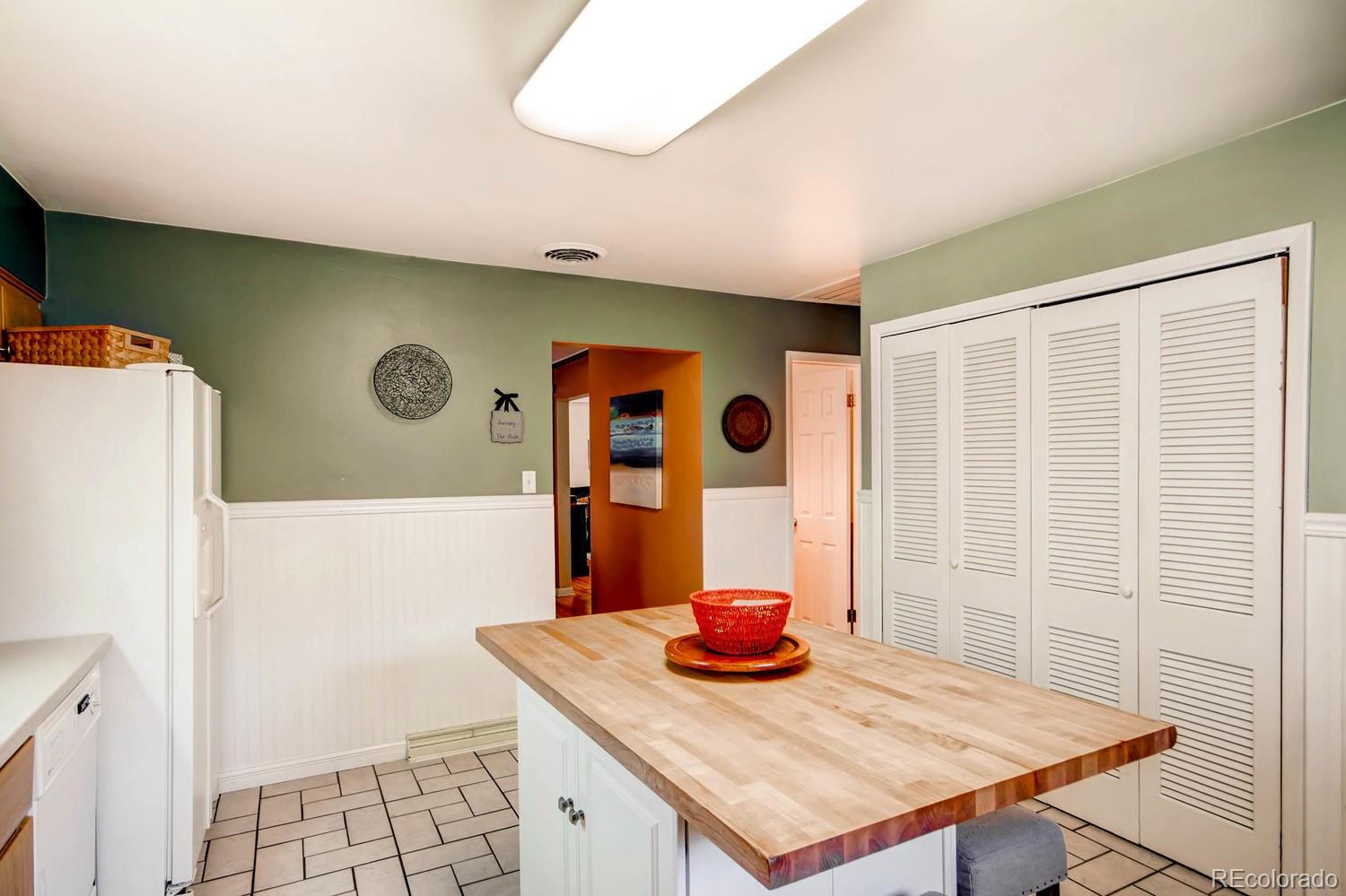 4009 Allison Street Wheat Ridge, CO 80033 - Photo 9 of 26 Gallery Image 9