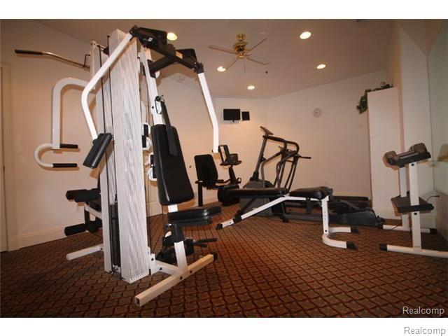 39148 Hayes Road Clinton Township, MI 48038 - Photo 20 of 30 4.jpg