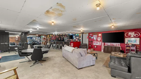 $497,500 | 2754 US Highway 50 East, Bedford, IN 47421