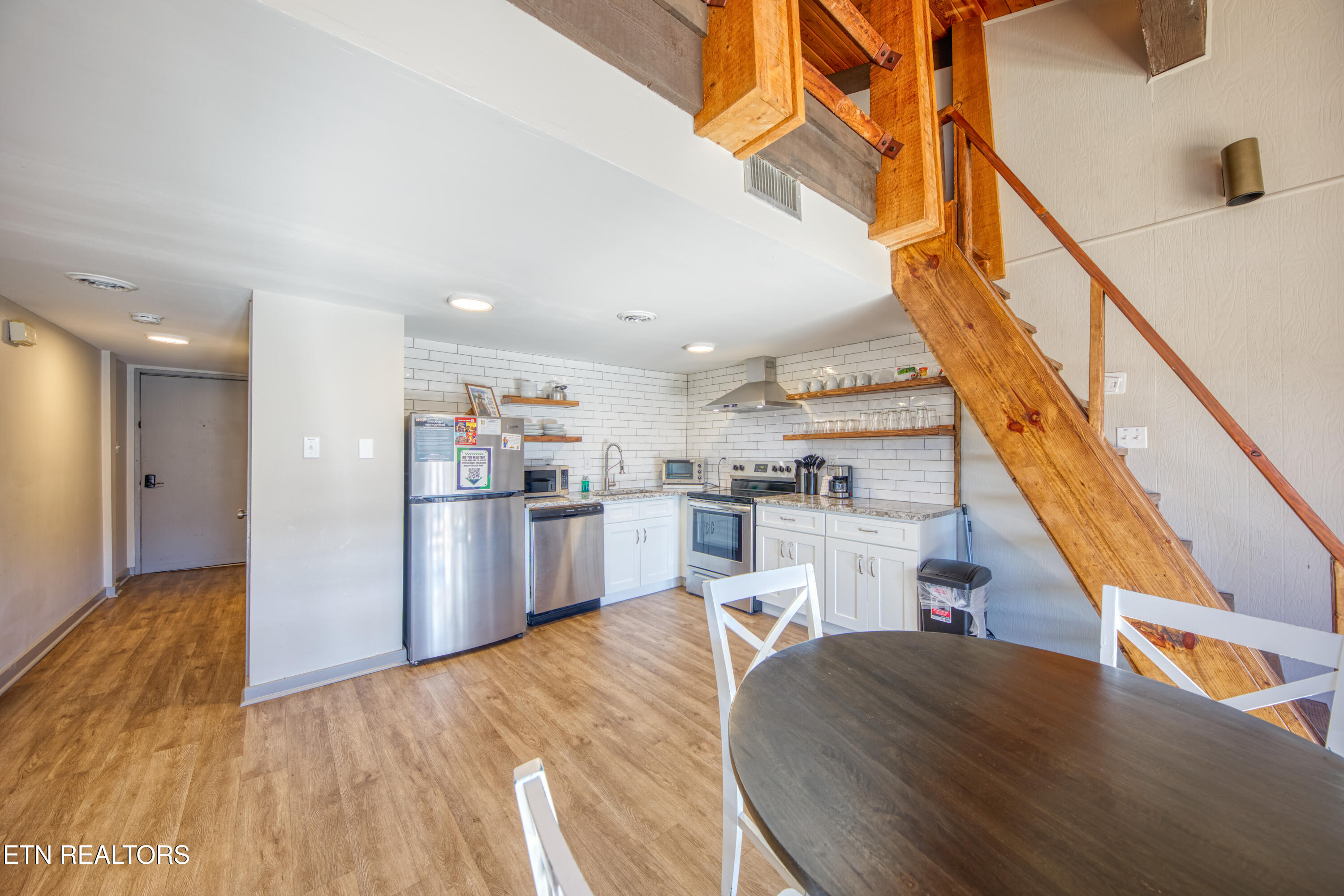 1081 Cove Road, Unit 1034 Sevierville, TN 37876 - Photo 4 of 26 0H3A9678_11