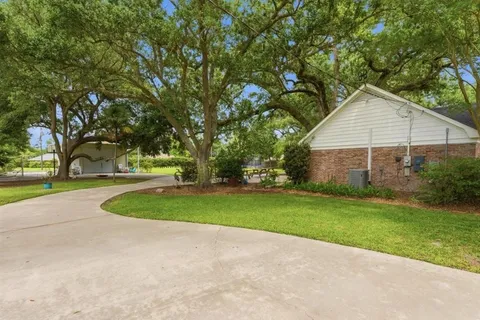 $487,000 | 1218 Bernadette Drive, Sulphur, LA 70663