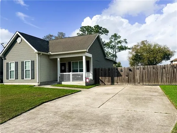 $227,000 | 2740 Village Court, Marrero, LA 70072