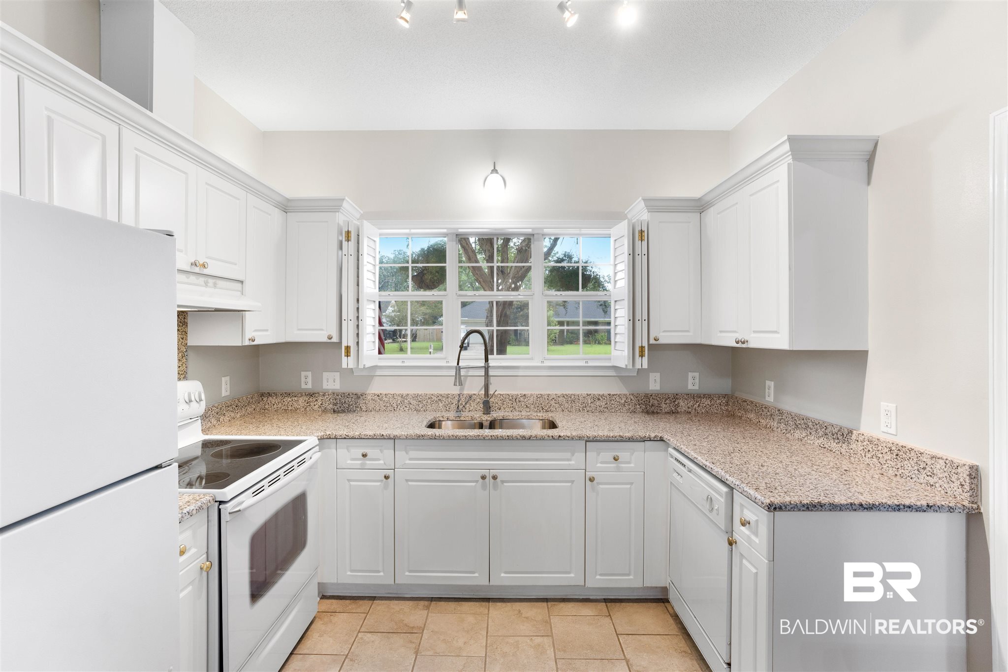 20515 Lowry Drive Fairhope, AL 36532 - Photo 10 of 21