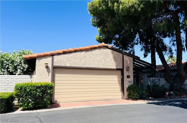 $3,800 | 2212 Plaza Del Prado, Las Vegas, NV 89102