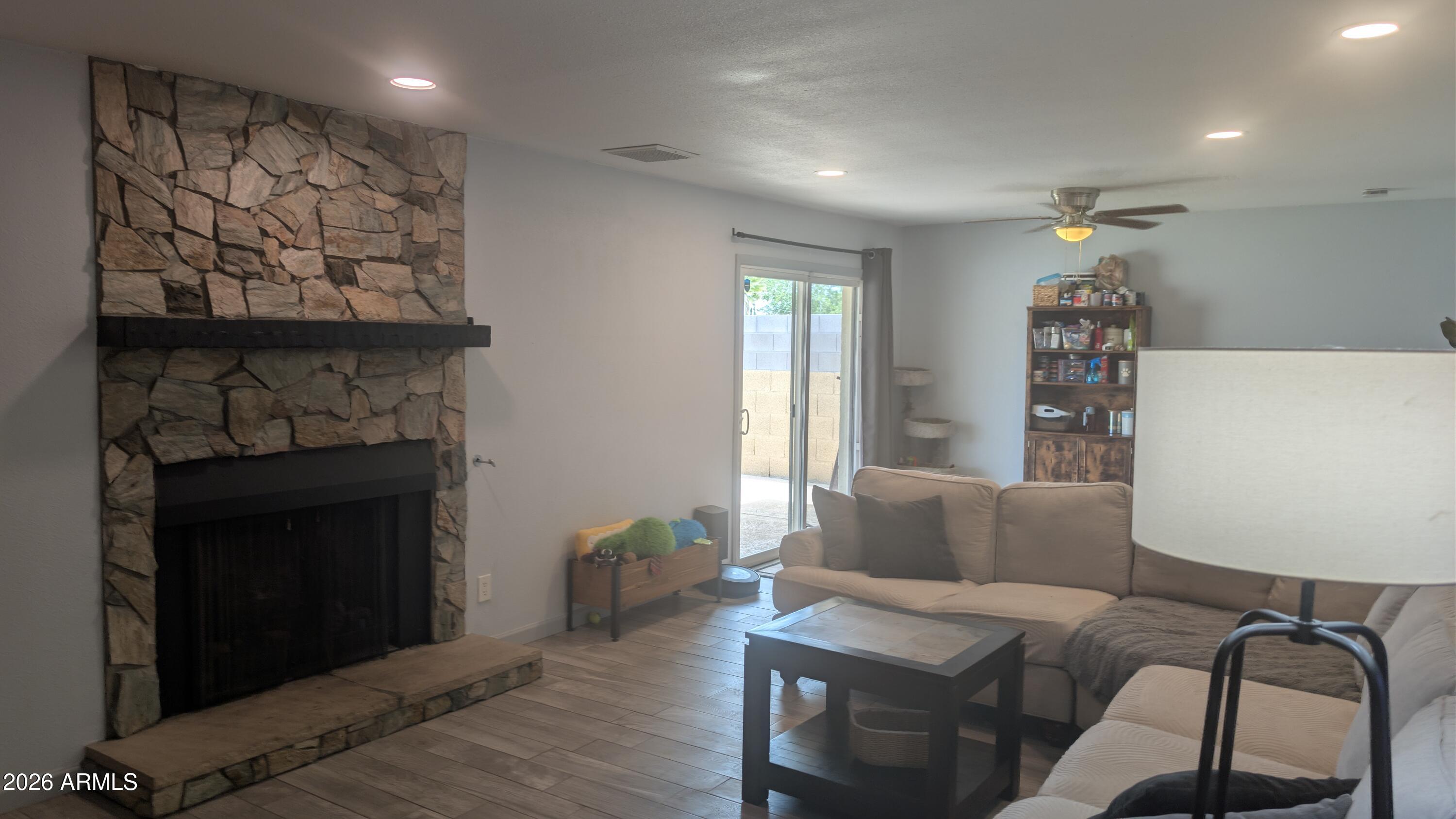 3346 West Hearn Road Phoenix, AZ 85053 - Photo 12 of 25 PXL_20260517_184932156.RAW-01