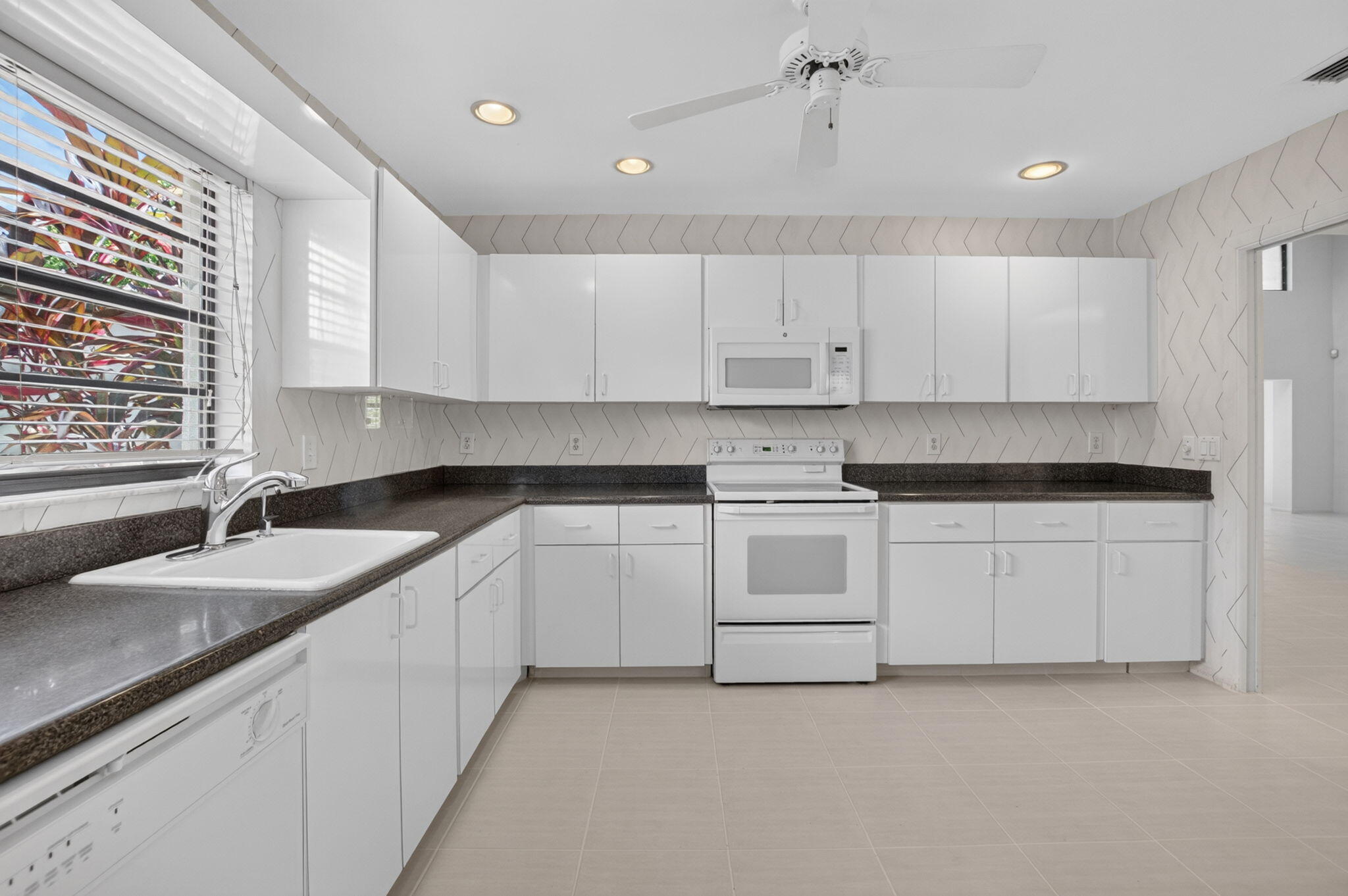 21877 Arriba Real Boca Raton, FL 33433 - Photo 23 of 66 21