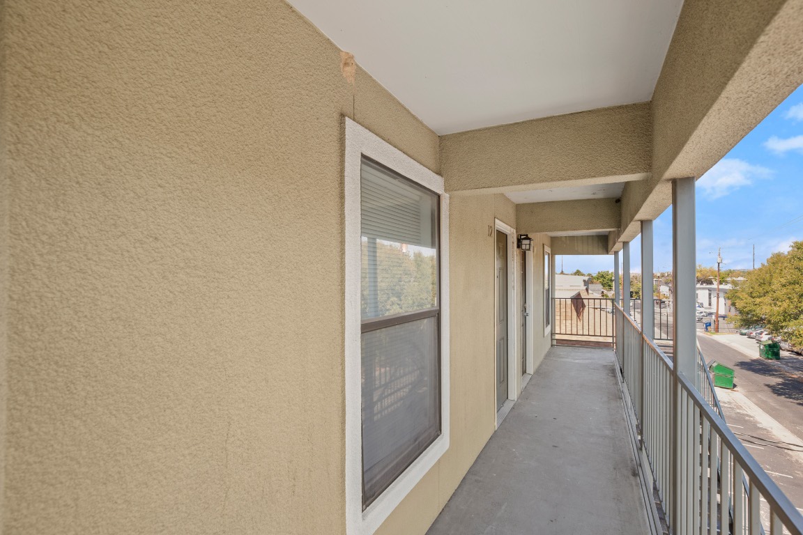 210 West 38th Street, Unit 10 Austin, TX 78705 - Photo 11 of 11 Photos displayed are from a different unit with a similar floorplan.