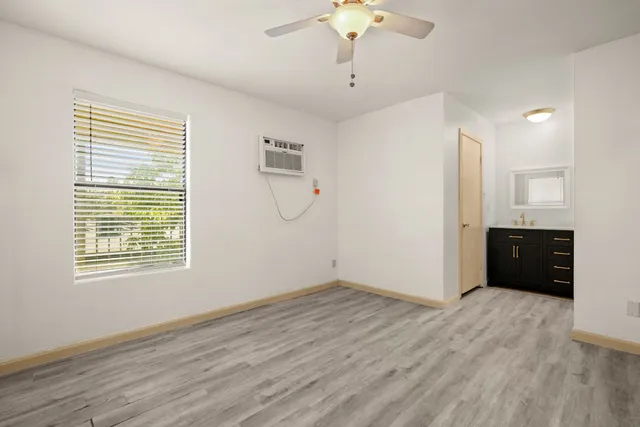 $900 | 210 West 38th Street, Unit 10, Austin, TX 78705