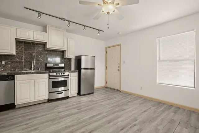 $900 | 210 West 38th Street, Unit 10, Austin, TX 78705